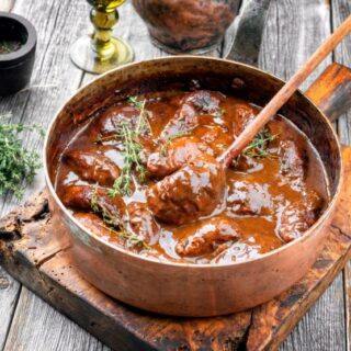 Тушеное мясо в собственном соку в ассортименте